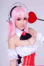看守の男たちが女囚人をお仕置き調教するエロ漫画