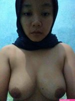 Smp jilbab montok