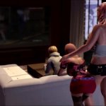 Futa belle-mère baise belle belle-fille dans la chatte pendant que son fils joue sur