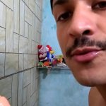 YOUTUBER ENSINANDO COMO CHUPAR UM PAU