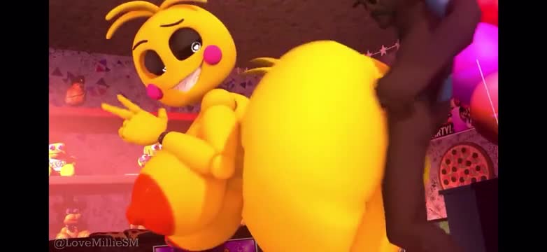 Toy Chica enjoying some cock