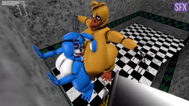 Witered chica has a new sex toy