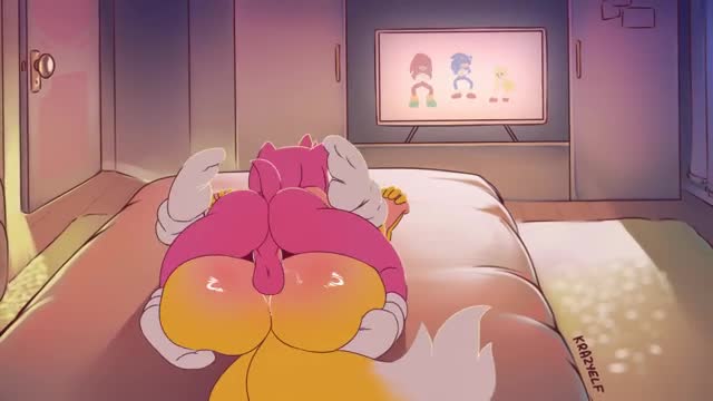 Amy and Tails Watching Funny Videos