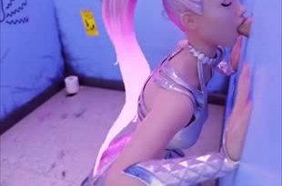 Ariana Grande’s first gloryhole [Shido3D]
