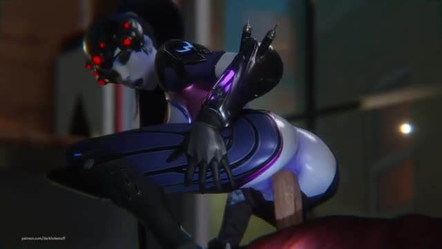 Widowmaker is enjoying a juicy one!