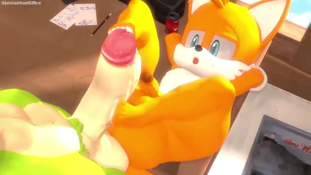 Tails gives scourge footjob