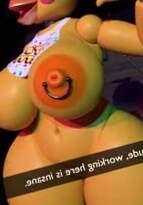 Toy Chica is on the Stage