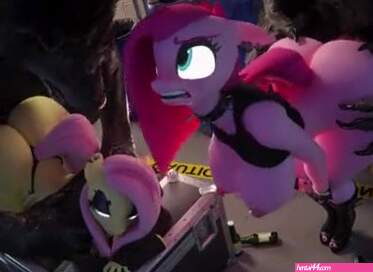 Fluttershy & pinkie pie vs werewolfs – Hoovers-Art